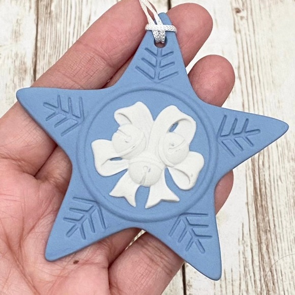 Vintage WEDGWOOD Blue Jasper Ware Star Jingle Bells Boxed Christmas Ornament - Picture 4 of 10